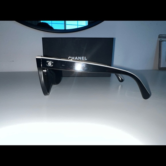 Chanel sunglasses - Picture 7 of 8